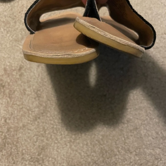 Sandals - Picture 4 of 4